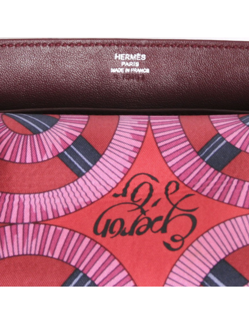 Pochette HERMES en foulard de soie et bijouterie argent