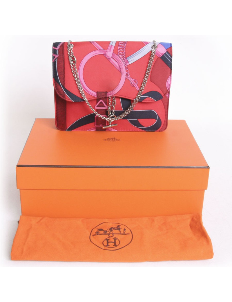 Pochette HERMES en foulard de soie et bijouterie argent