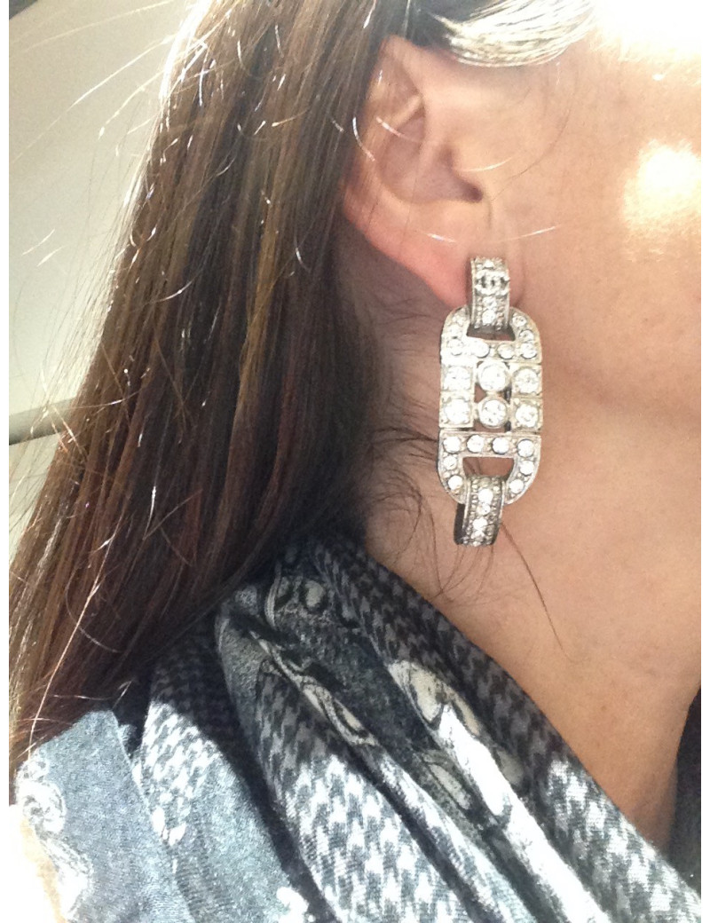 Clips d'oreilles CHANEL sertis de strass