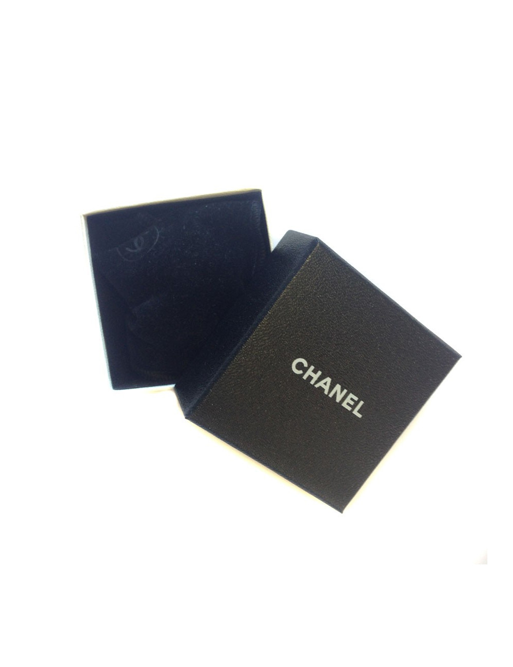 Clips d'oreille CHANEL perle nacrée et émail noir vintage