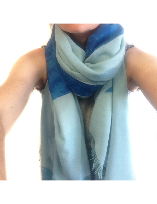 Grand châle HERMES bleu ciel en cachemire et laine motif floral