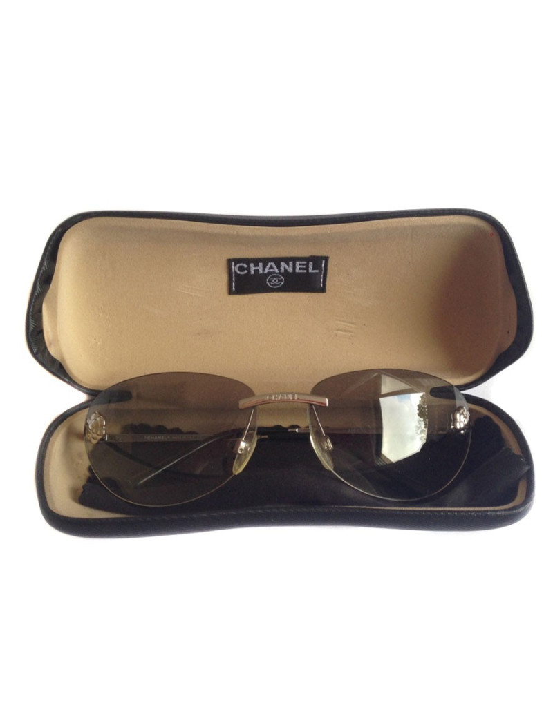 Lunettes de soleil CHANEL verres gris dégradé