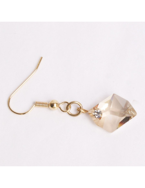 Clous d'oreille MARGUERITE DE VALOIS perle ovale