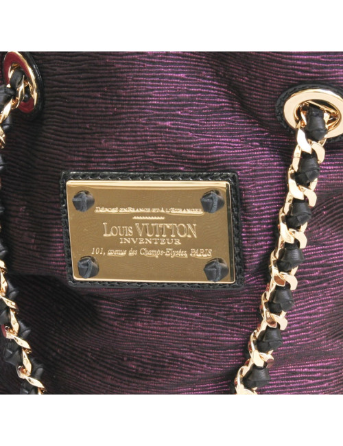 Sac "Néo Noé" LOUIS VUITTON cuir embossé monogram framboise