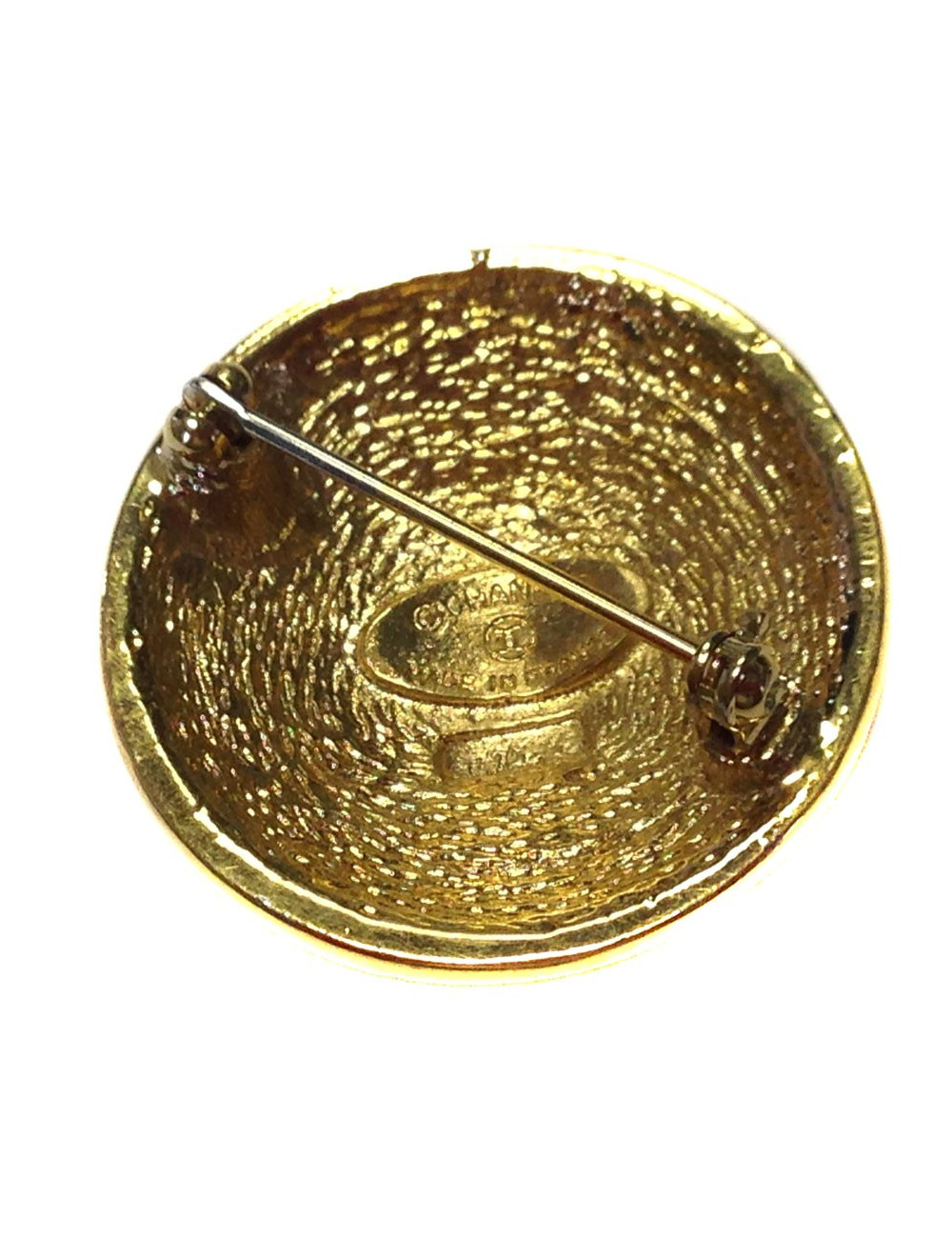 Broche CHANEL matelassée vintage