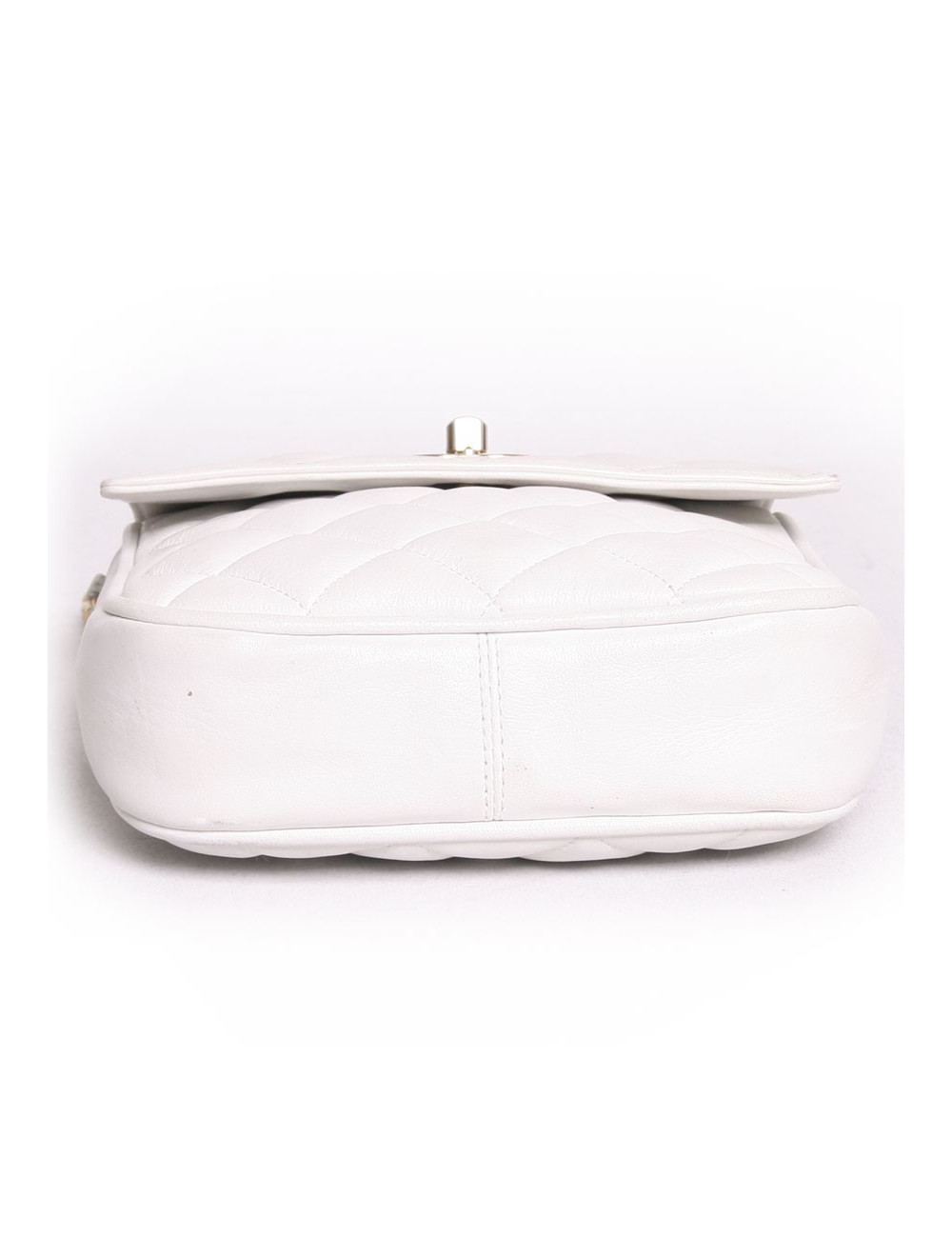 Sac CHANEL cuir matelassé blanc vintage