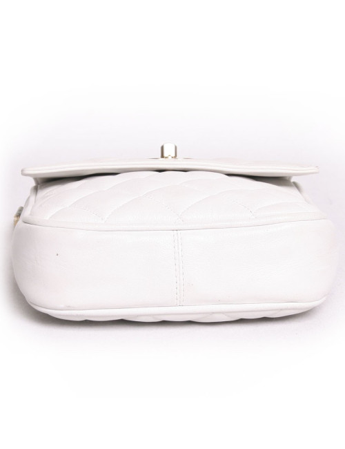 Sac CHANEL cuir matelassé blanc vintage