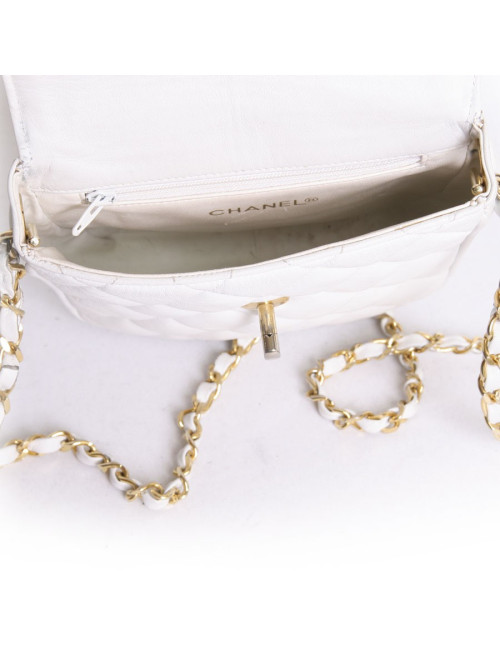White vintage CHANEL quilted leather bag