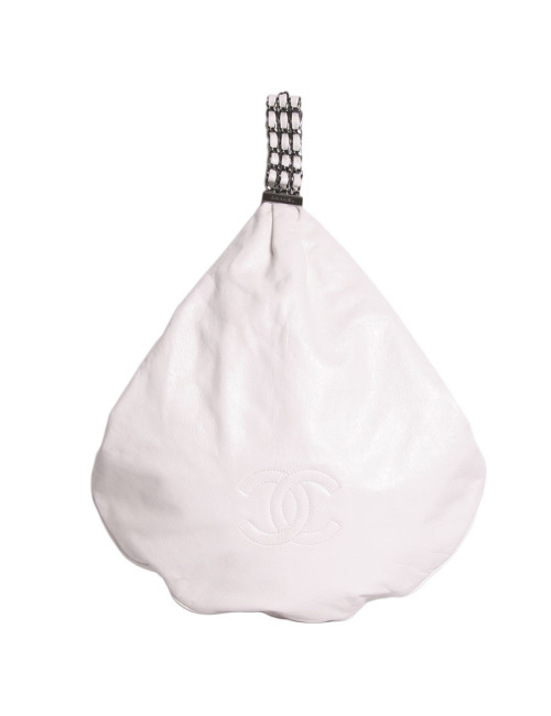 Sac besace CHANEL cuir d'agneau blanc 