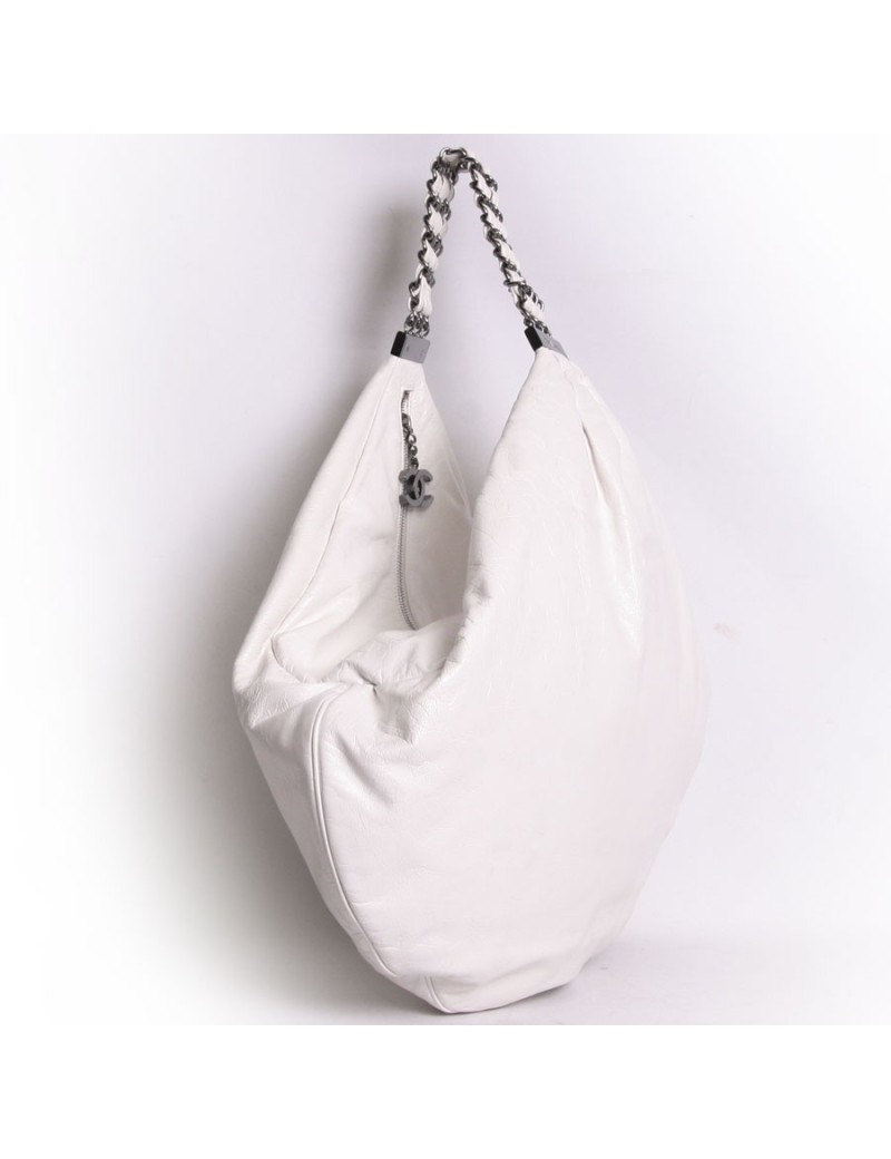 Sac besace CHANEL cuir d'agneau blanc 