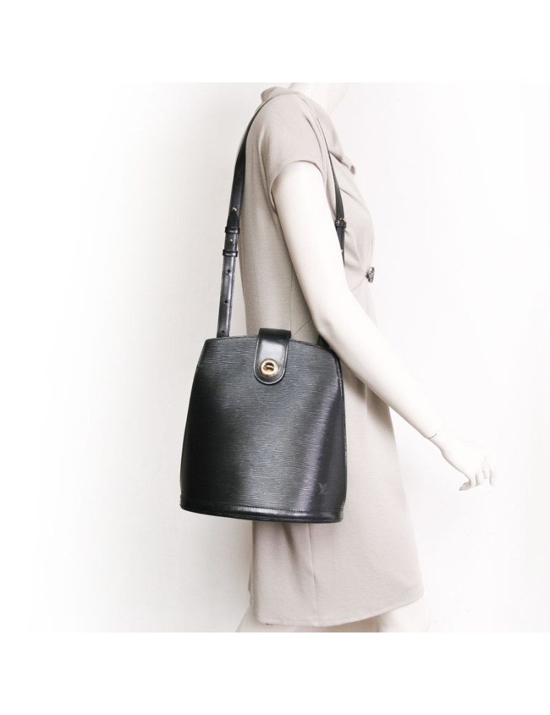 Sac LOUIS VUITTON en cuir épi noir 