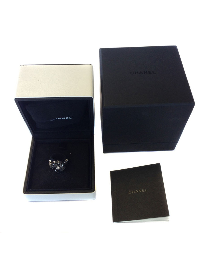 Bague CHANEL camélia diamant céramique et or blanc T54
