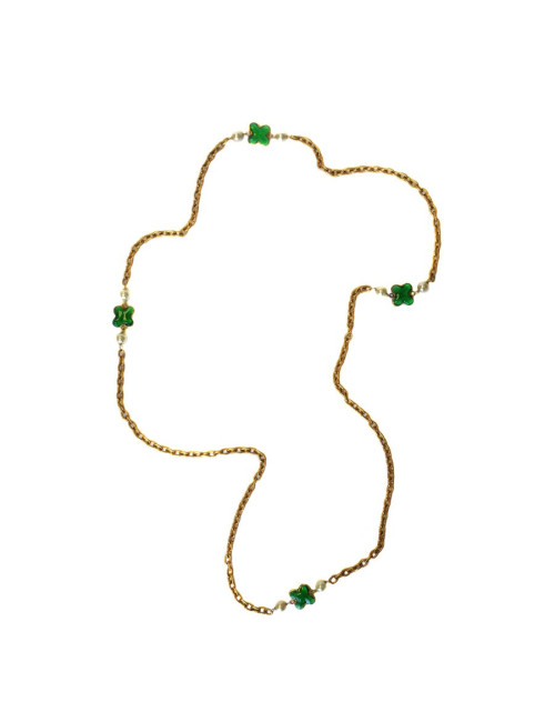Sautoir MARGUERITE DE VALOIS trèfle, chaîne en métal doré vieilli, pâte de verre émeraude et perle nacrée