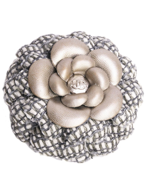 Broche CHANEL en cuir cuivré et tweed 