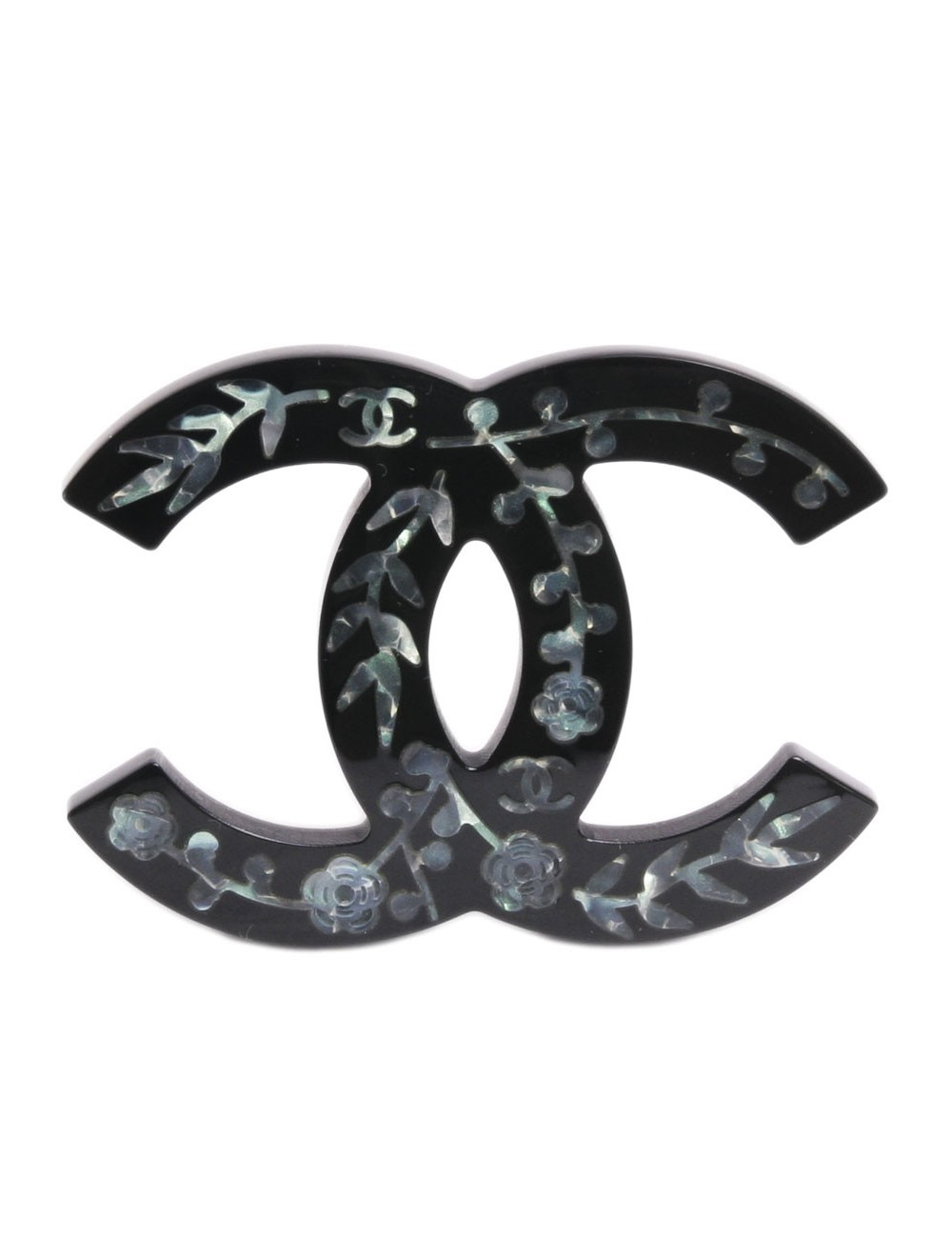 Broche CHANEL CC en plexi noir et gravé de camélias