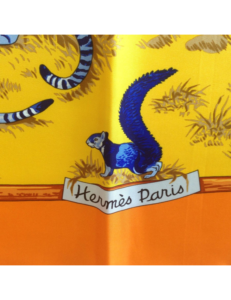 Square of silk HERMES yellow "feline tenderness"