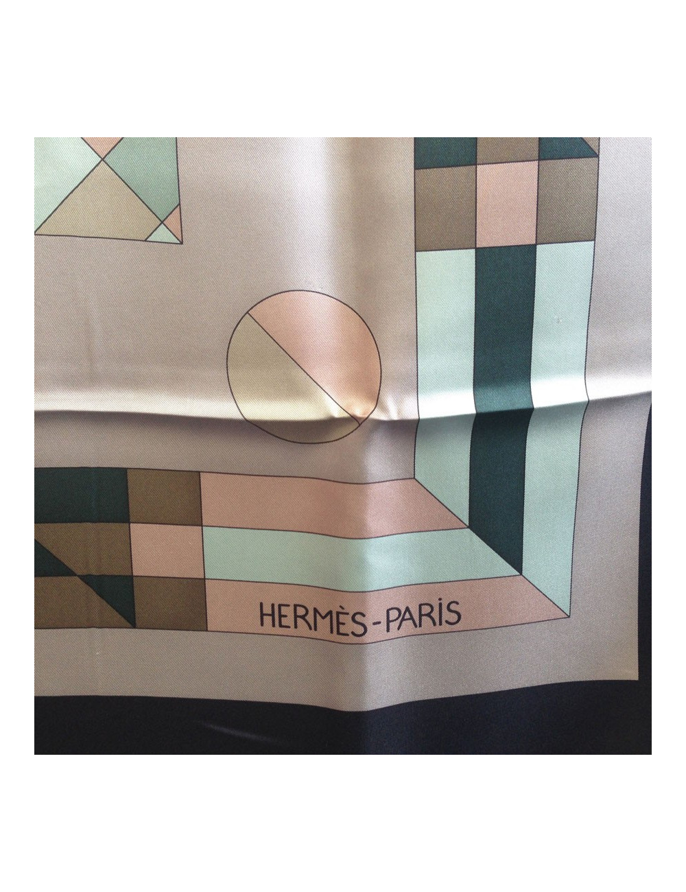 Grand carré HERMES "Psyché" en soie étoupe