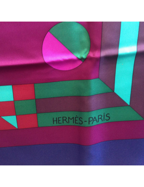 Grand carré HERMES "Psyché" en soie violet