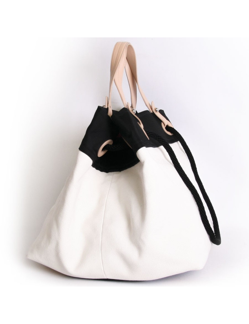  Sac cabas de plage CHANEL en toile écrue et noire