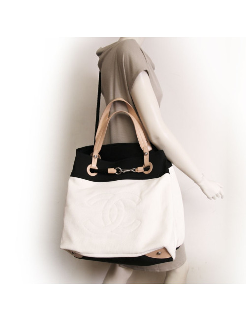  Sac cabas de plage CHANEL en toile écrue et noire
