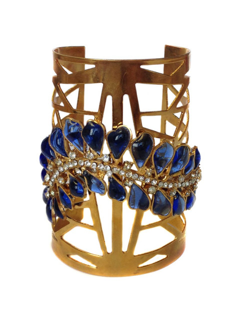 Manchette MARGUERITE DE VALOIS en métal doré,  pâte de verre bleu saphir et strass Swarovski