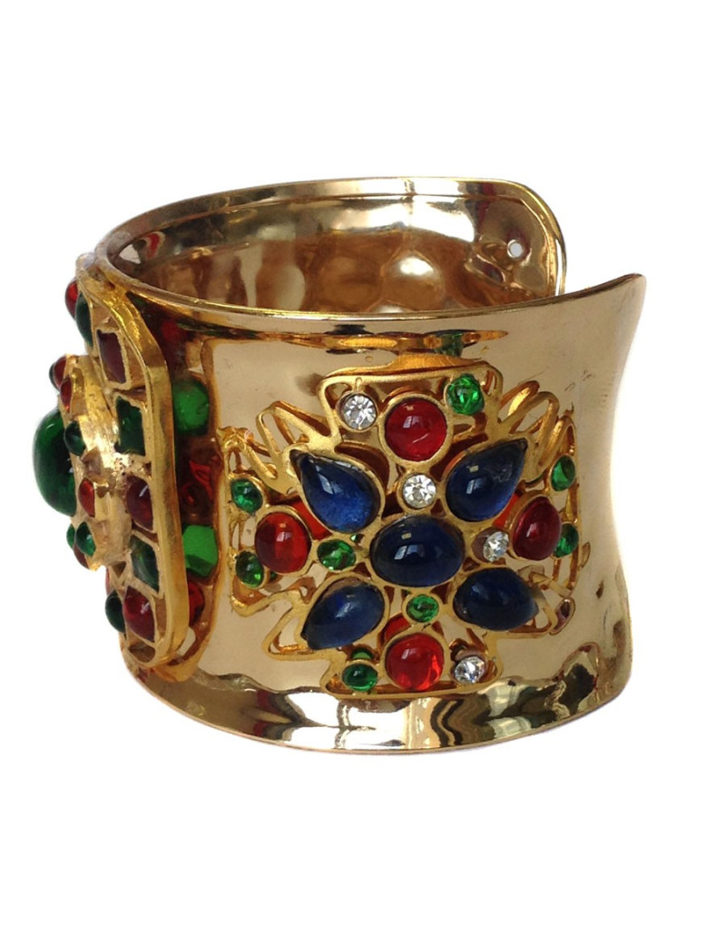Manchette MARGUERITE DE VALOIS en métal doré martelé, pâte de verre multicolore et strass Swarovski