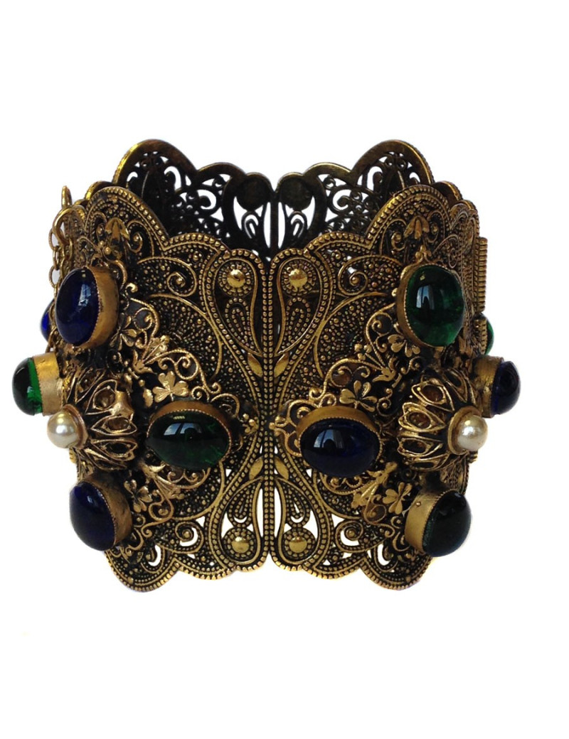 Manchette couture MARGUERITE DE VALOIS en métal doré filigrané,  pâte de verre multicolore et perle nacrée