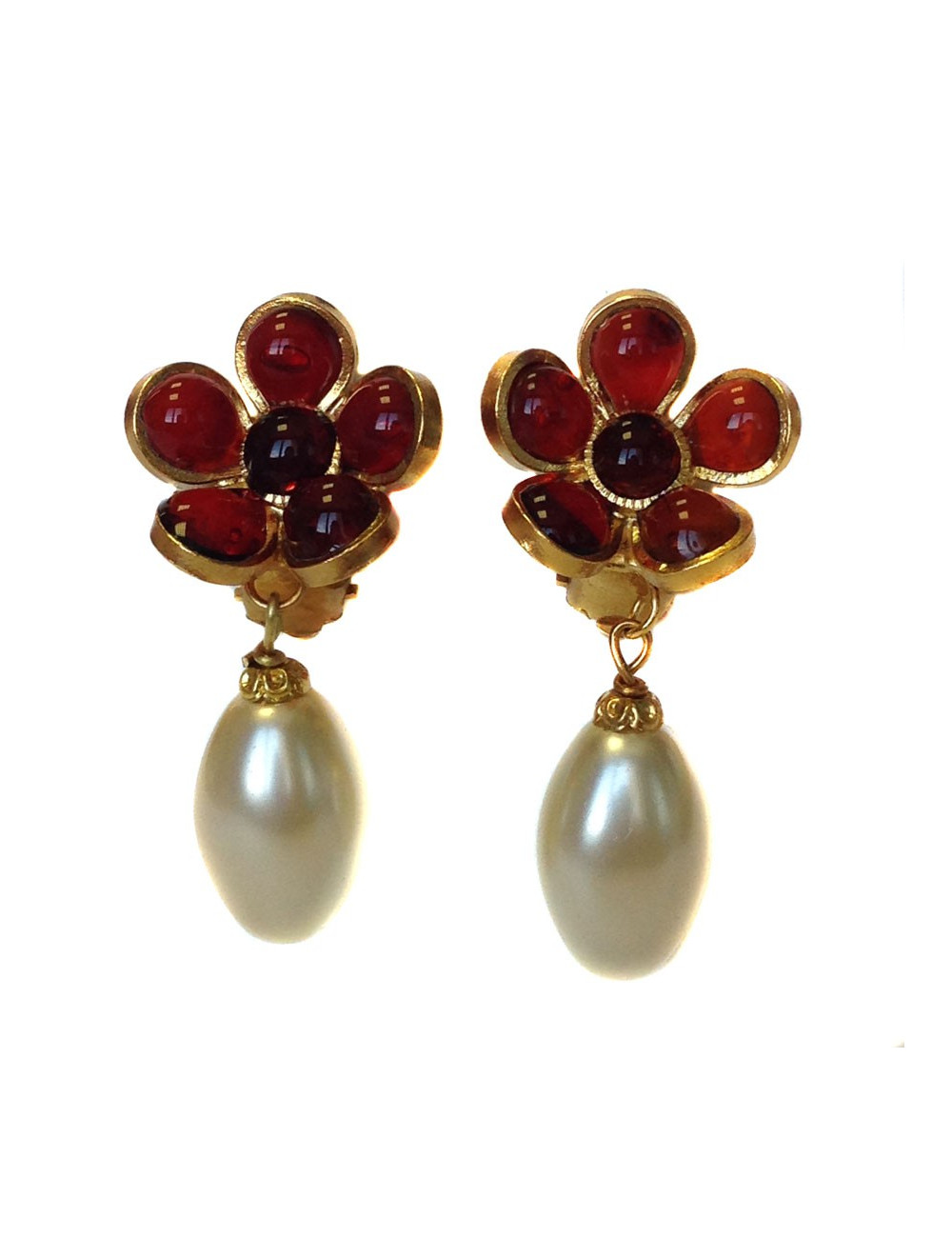 Clips fleurette Marguerite de Valois pâte de verre rouge ambrée et perle ovale nacrée