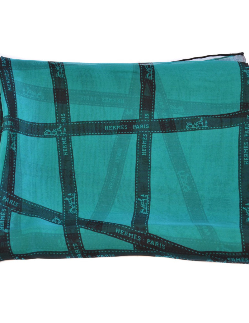Foulard HERMES en mousseline de soie bleue à reflets verts motif 