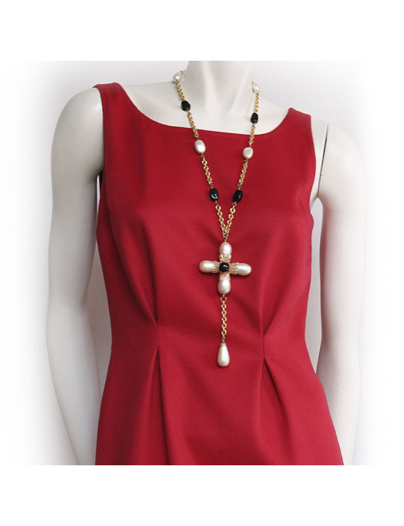 Necklace cross MARGUERITE of VALOIS Couture black and Pearly
