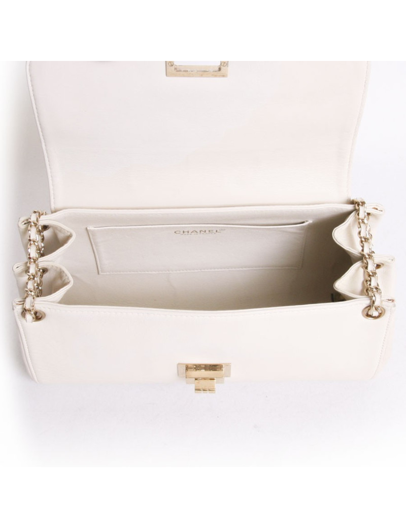 Sac CHANEL   accordeon en cuir d'agneau beige
