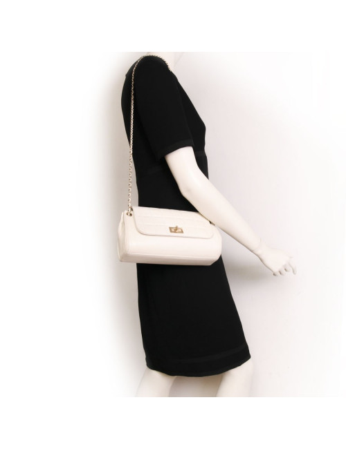 Sac CHANEL   accordeon en cuir d'agneau beige