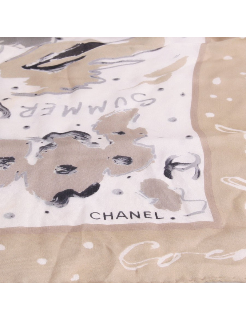 Petit foulard CHANEL en soie
