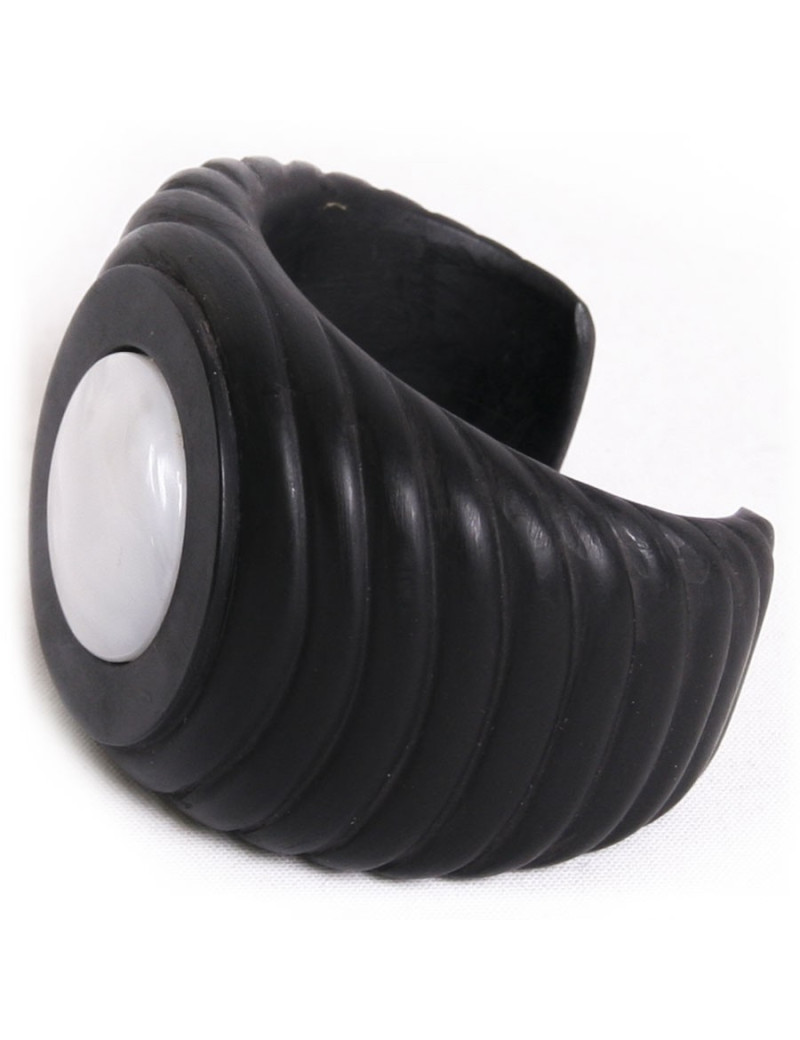 Resin black and Pearl CHANEL cuff