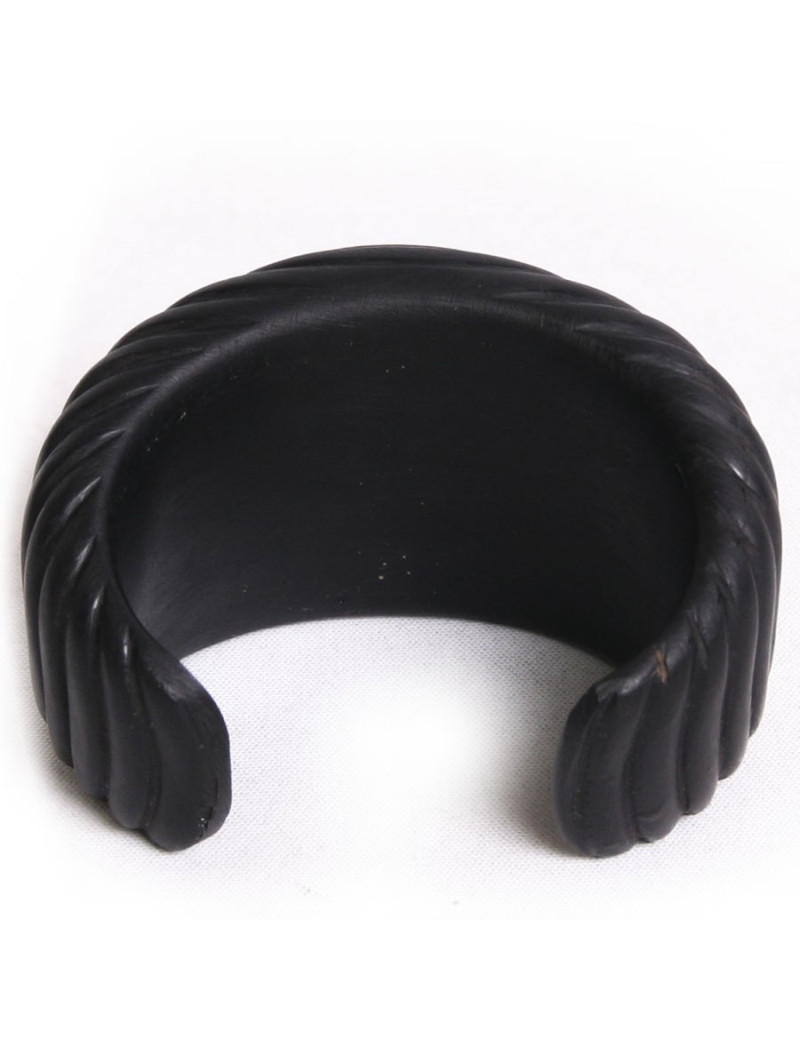 Manchette CHANEL en résine noire et nacre