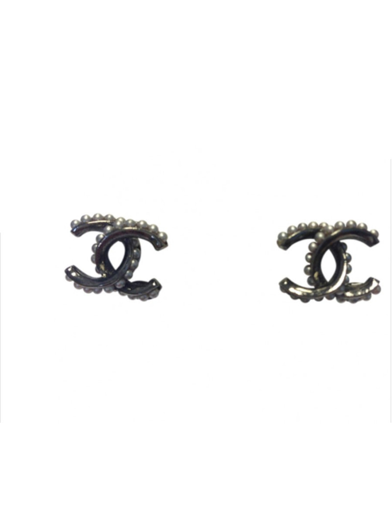 Clous d'oreille CHANEL ruthénium et perles nacrées