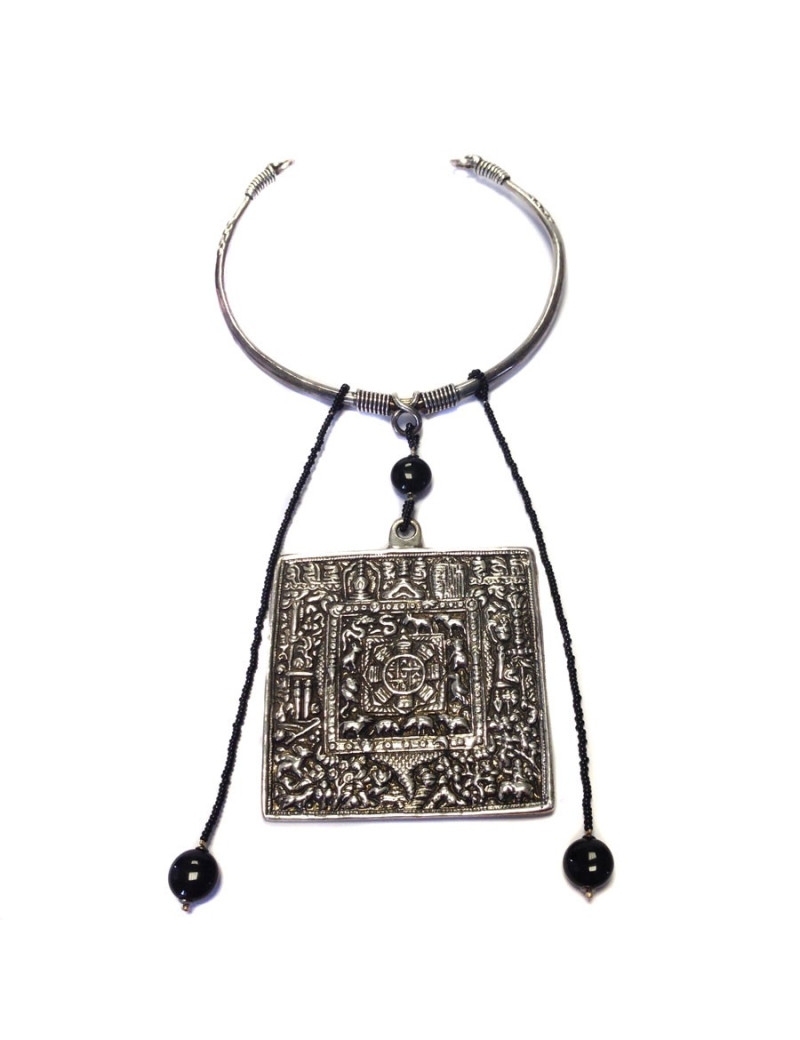 Collier SCOOTER ras du cou en métal argenté avec pendentif carré