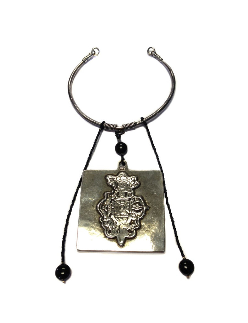 Collier SCOOTER ras du cou en métal argenté avec pendentif carré