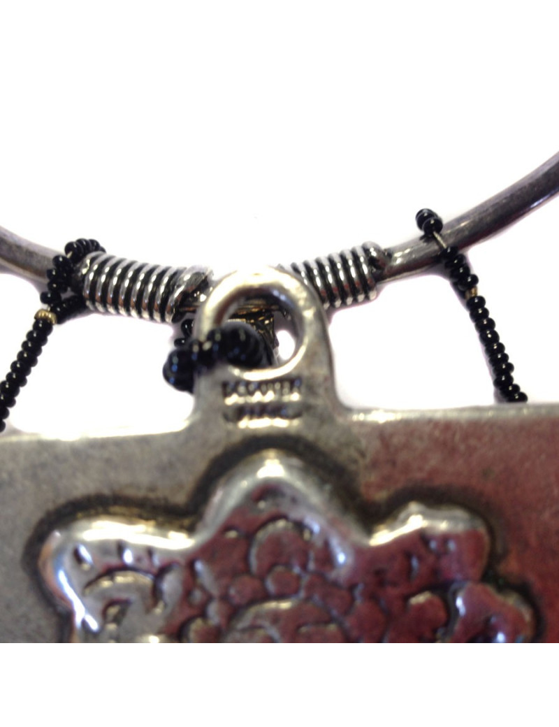 Collier SCOOTER ras du cou en métal argenté avec pendentif carré