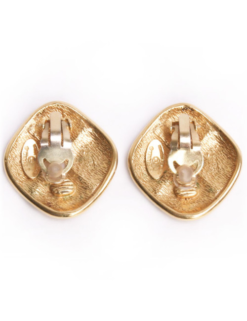 Clips d'oreille CHANEL matelassées dorées