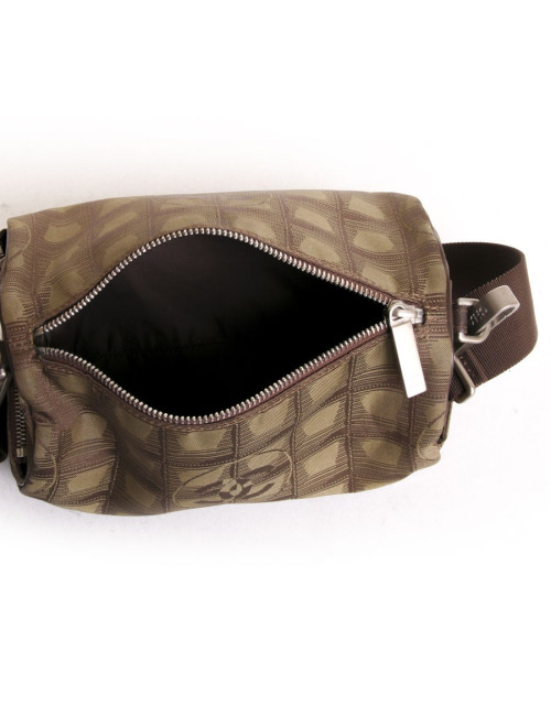 CHANEL wallet in monogram canvas bag