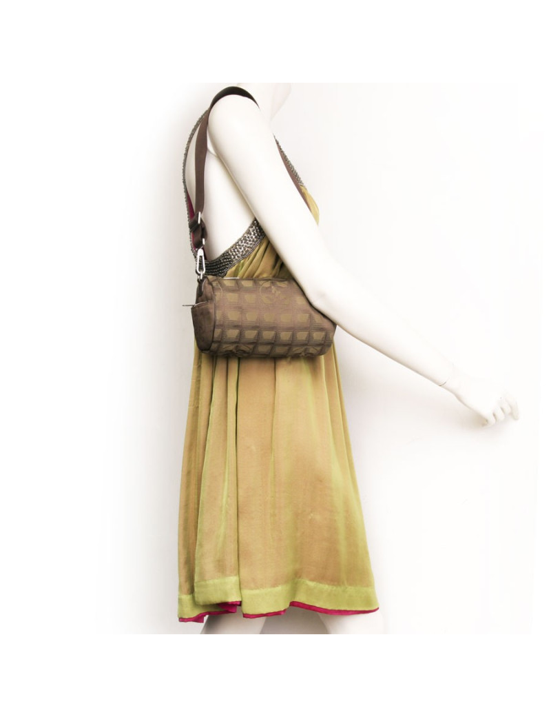 Sac pochette CHANEL en toile monogram