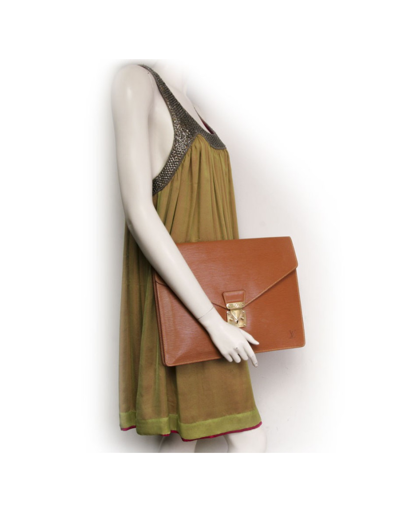 Porte documents  piqûres  sellier LOUIS VUITTON en cuir épi