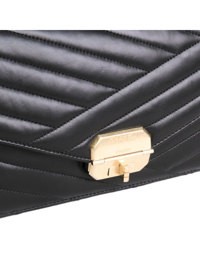 sac CHANEL en cuir matelassé noir collection printemps-été 2015