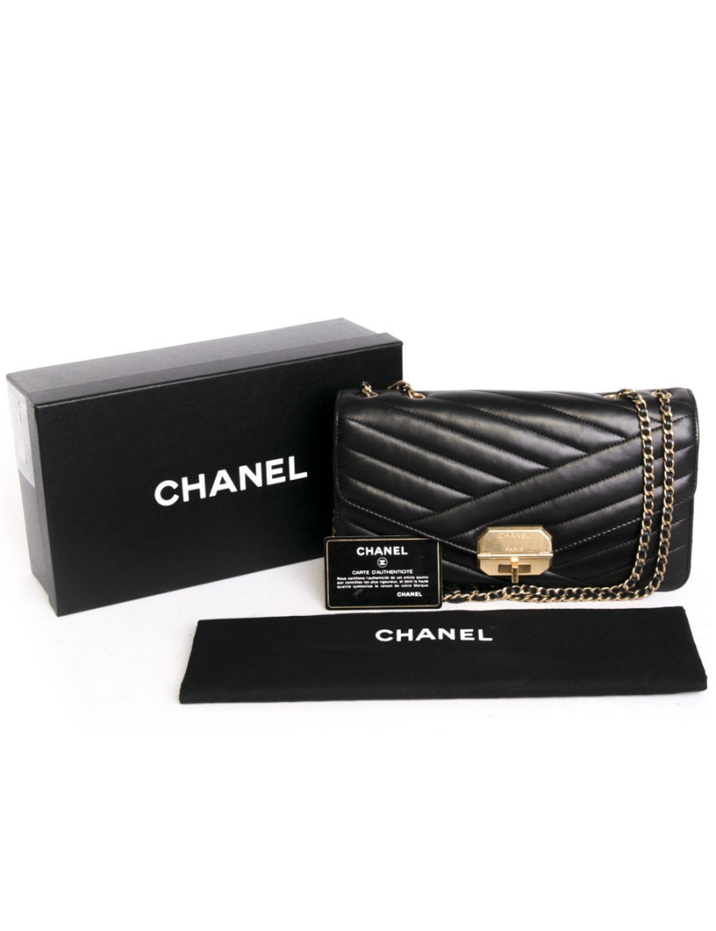 sac CHANEL en cuir matelassé noir collection printemps-été 2015
