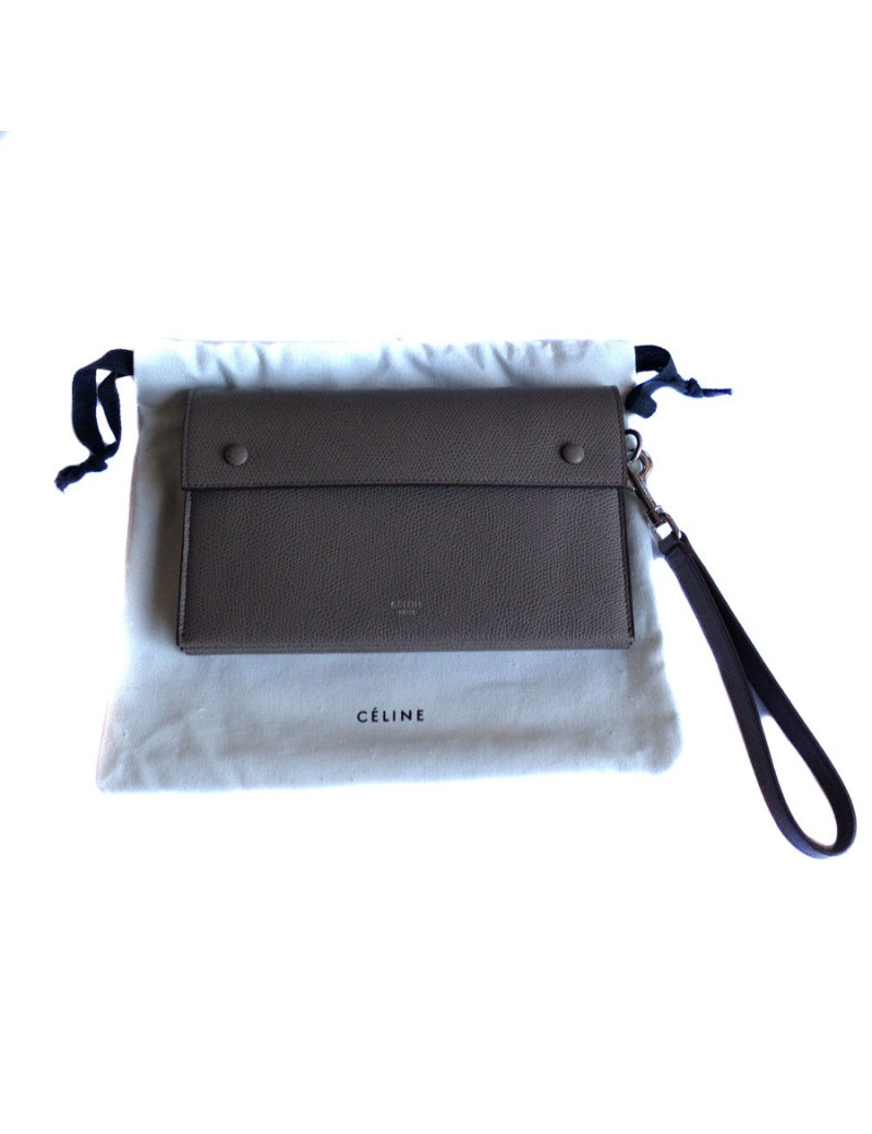 Pochette  CELINE en cuir grainé  taupe