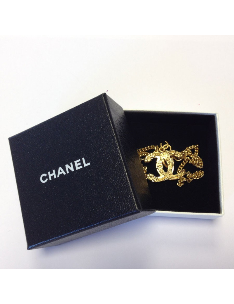 Bracelet CHANEL CC doré avec sigle "5"