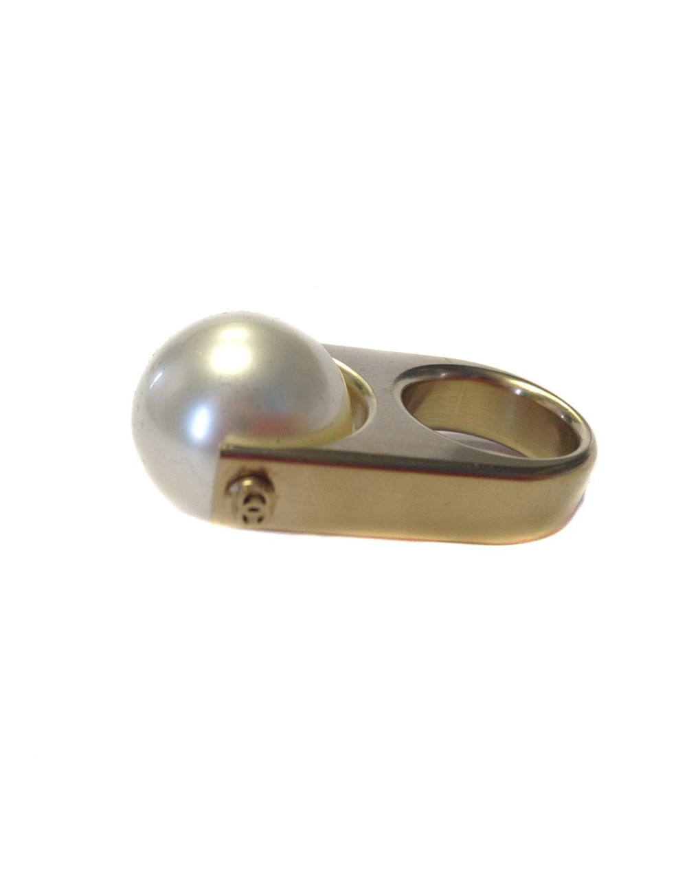 Ring pale golden CHANEL with Pearly bead T53