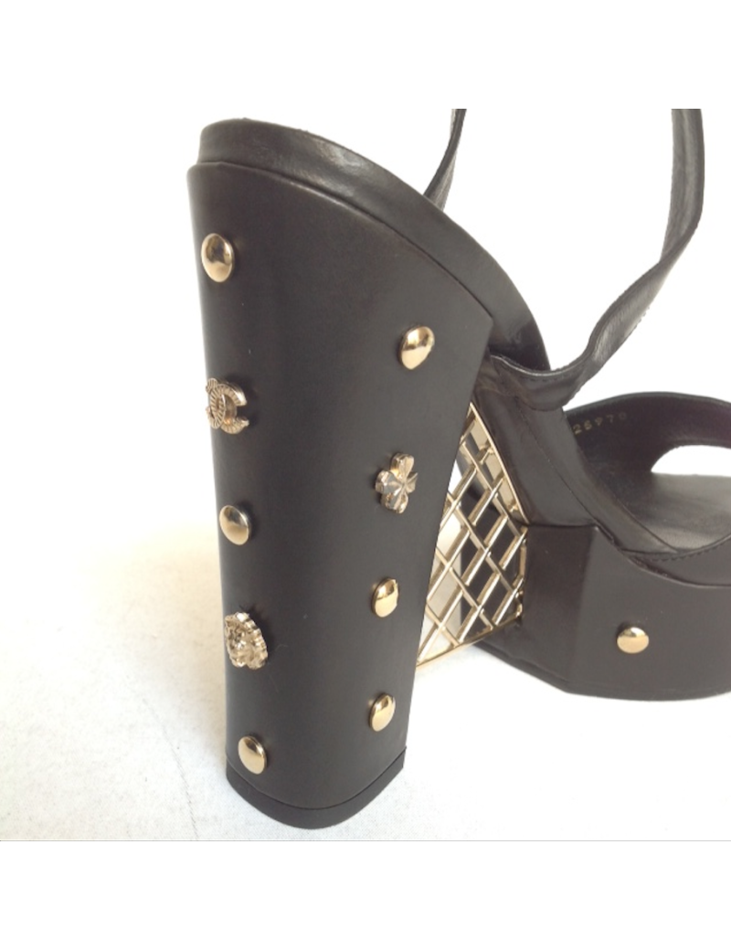 Sandals platform "Fence" CHANEL T39.5 black box set with Golden nails