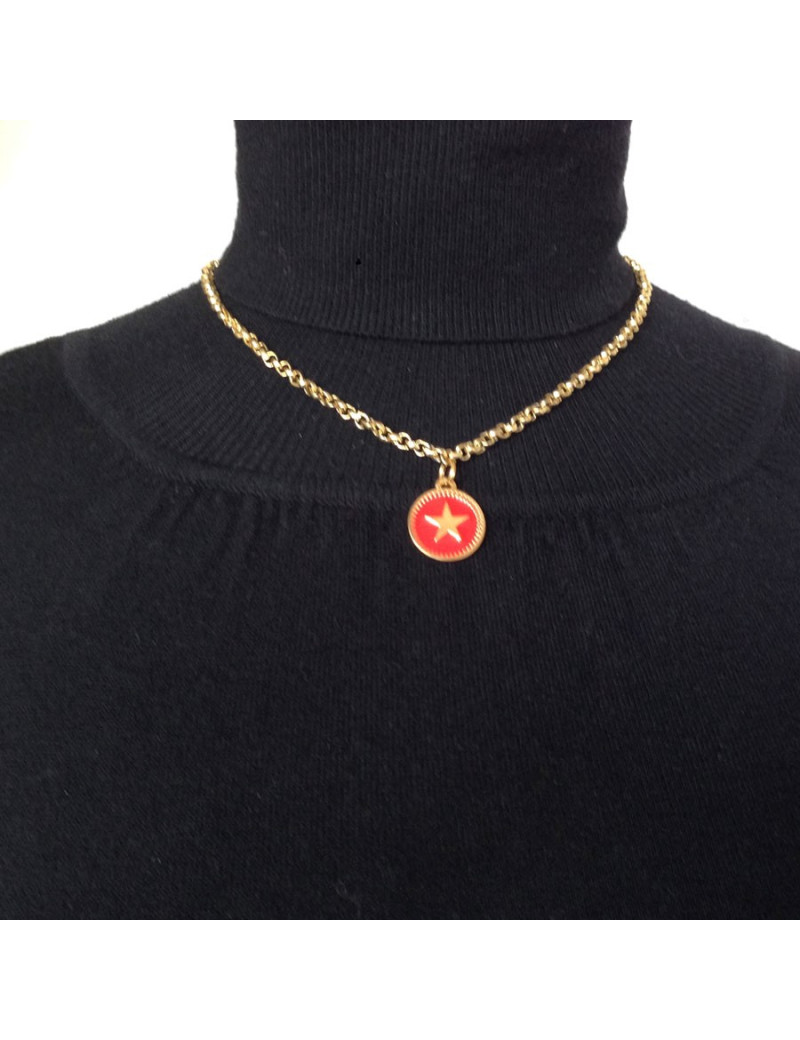 Collier Chanel chaine en maille dorée et médaillon motif étoile